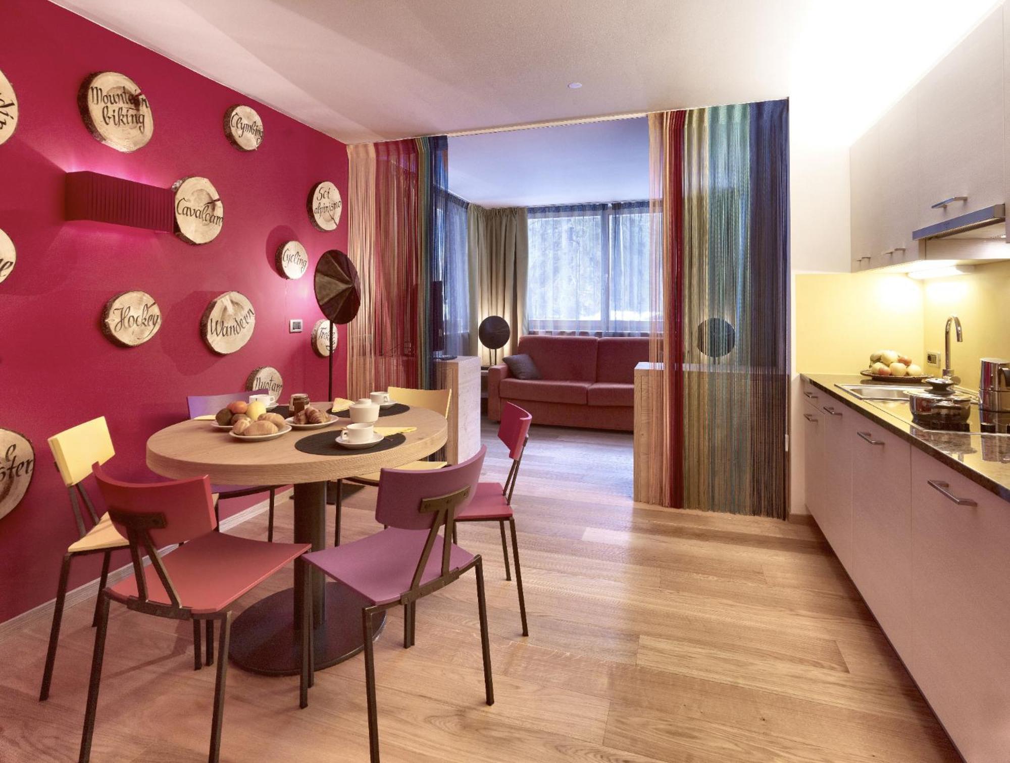 Color Home Suite Apartments Predazzo Eksteriør billede