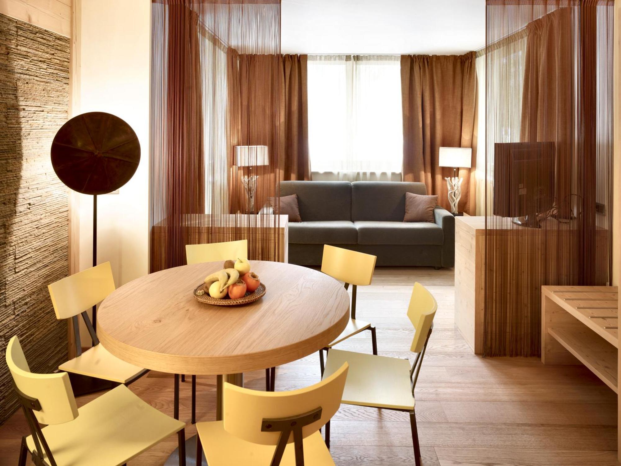 Color Home Suite Apartments Predazzo Eksteriør billede
